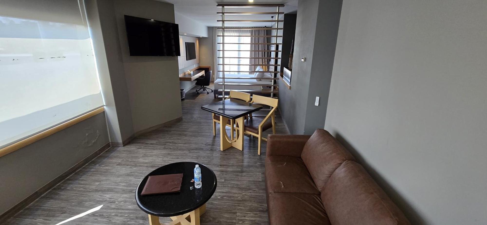 Ramada By Wyndham Mexico City Santa Fe Екстер'єр фото